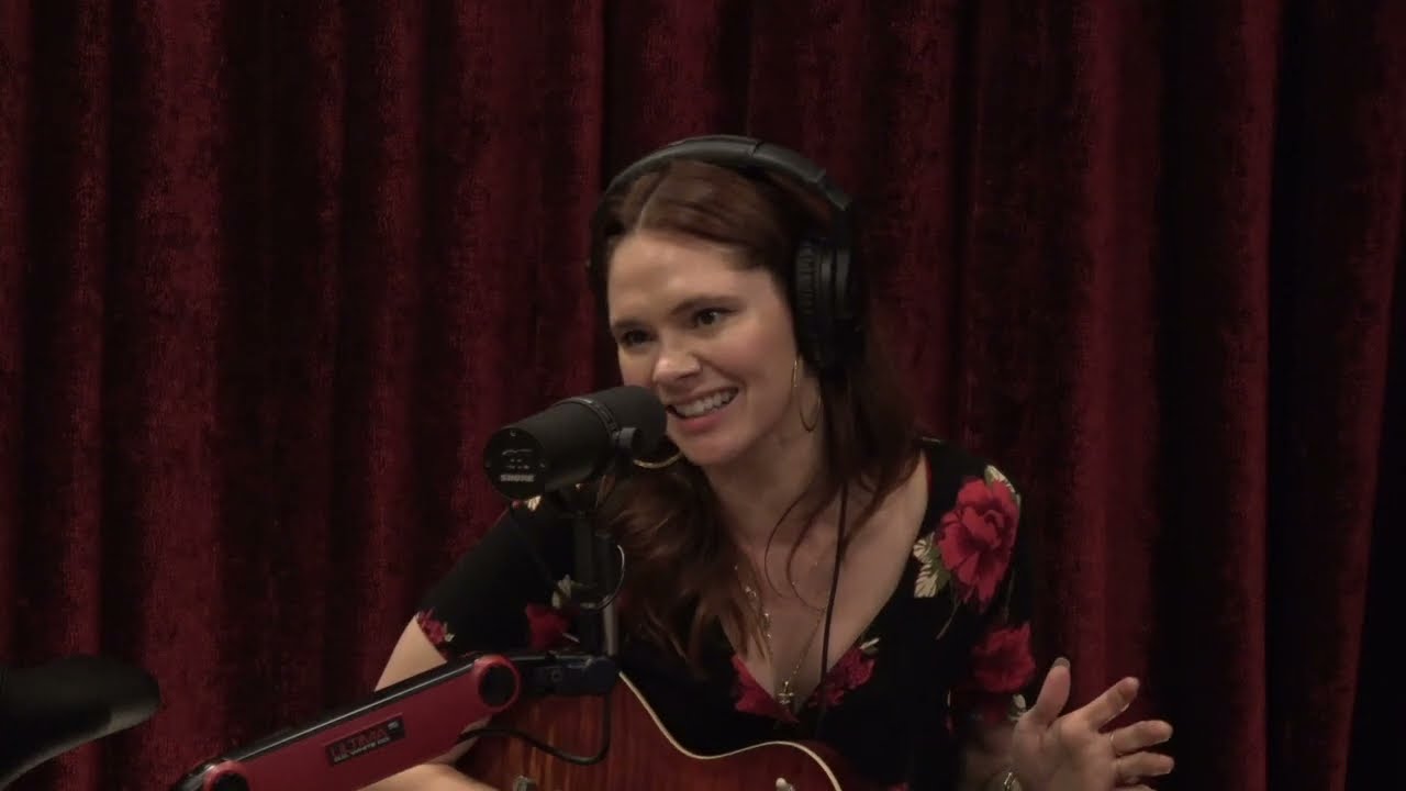 Joe Rogan Experience #1754 - Suzanne Santo